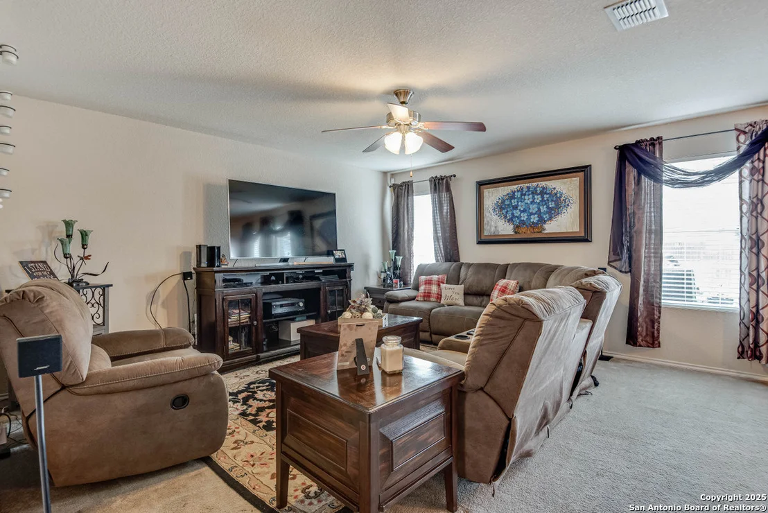 Photo of 2727 Thunder Gulch