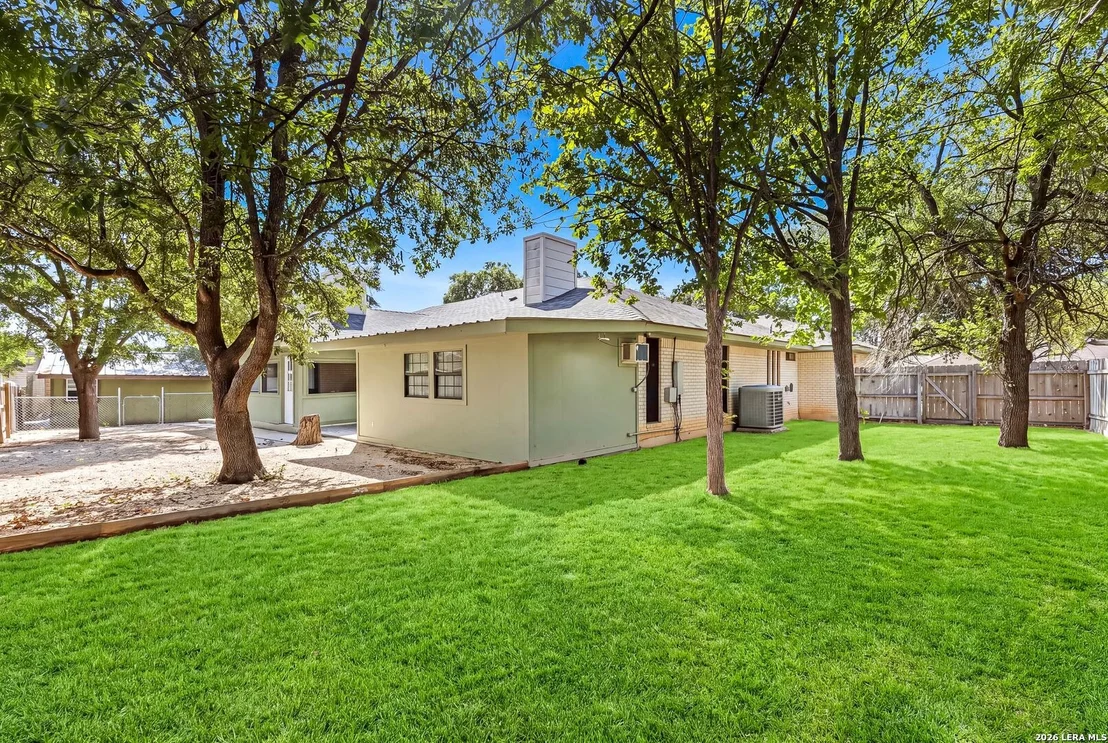 Photo of 145 WILL ROGERS DR