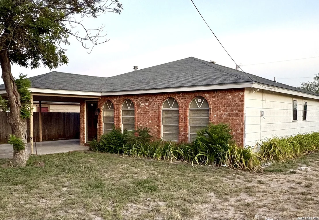 Photo of 413 W AVENUE X