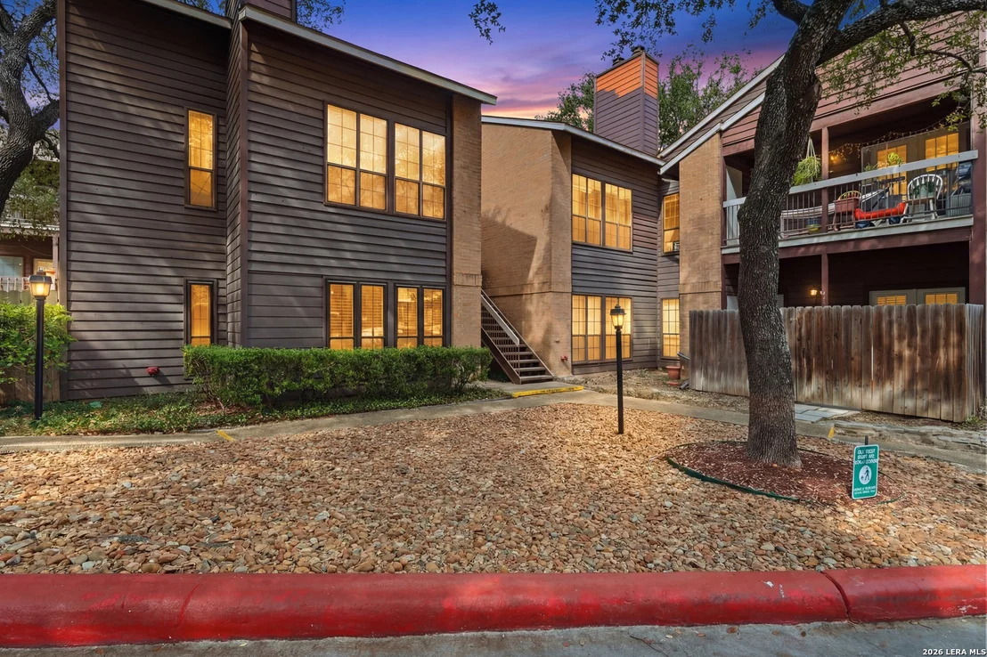 Photo of Unit 270 at 8633 Datapoint Dr