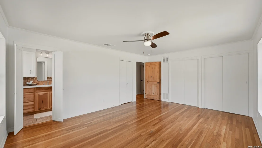 Photo of 596 WILLOW AVE