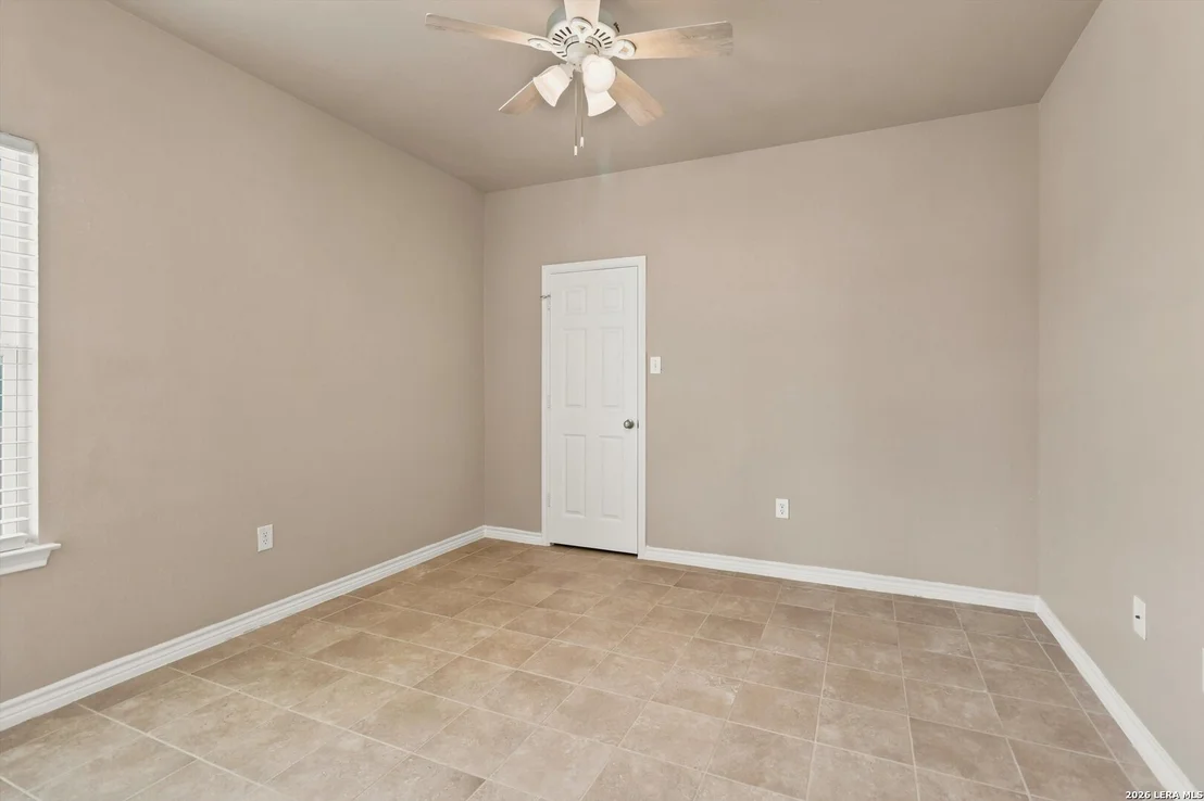 Photo of 200 Lakeview Cir