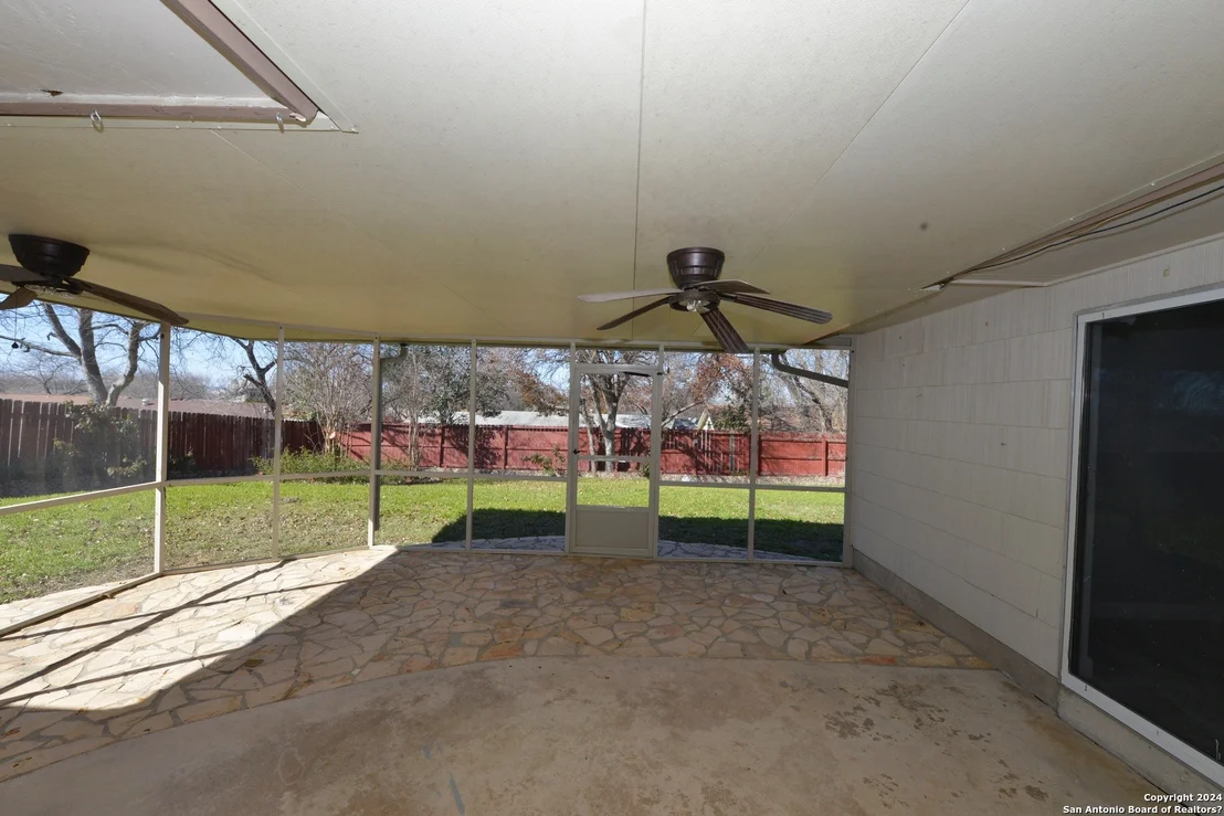 Photo of 4427 GREYSTONE DR