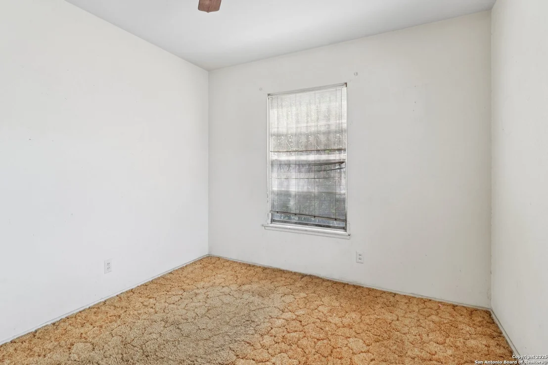 Photo of 5547 Middlefield Dr