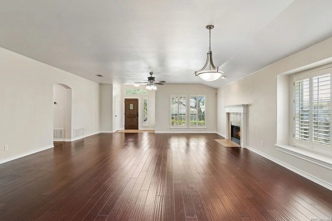 Photo of 1303 BLUFF FOREST