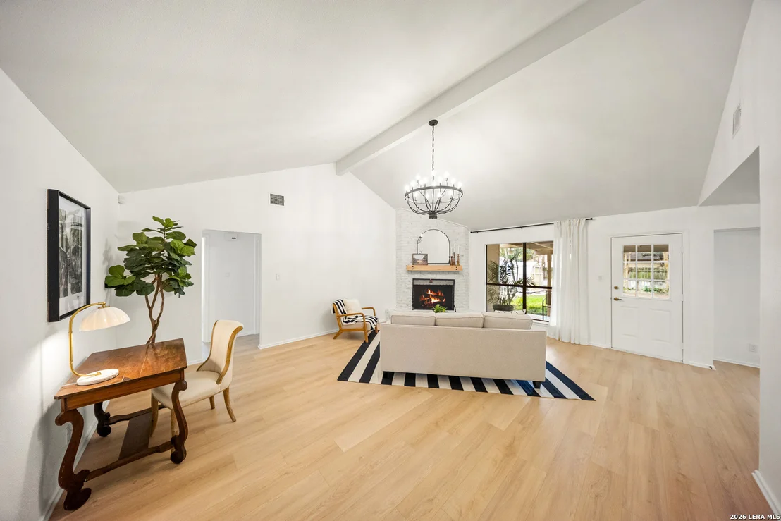 Photo of 2618 Shadow Cliff