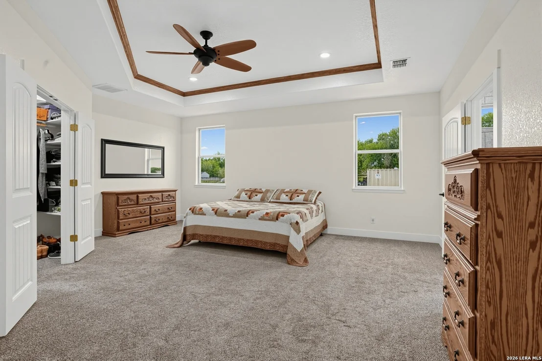 Photo of 105 OAK VIEW DR