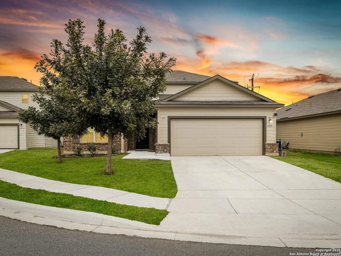 Photo of 6814 Emerald Valley