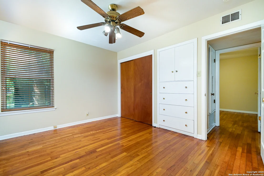 Photo of 1502 VIEWRIDGE DR