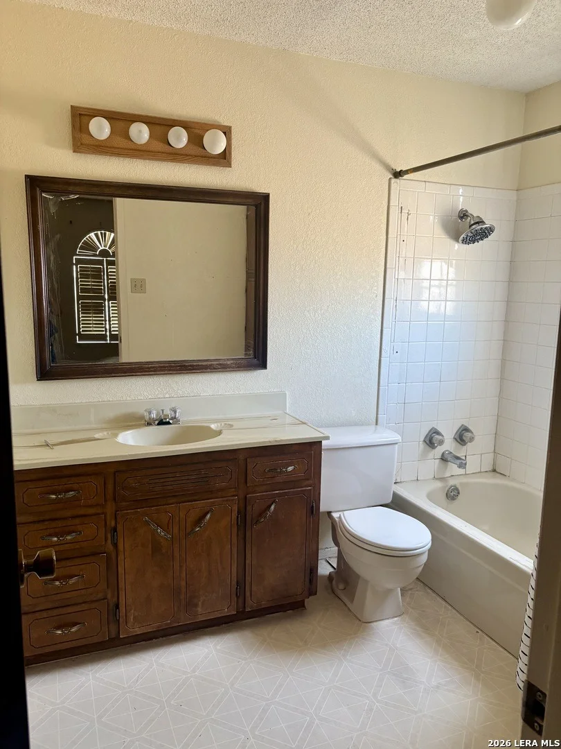 Photo of 413 W AVENUE X