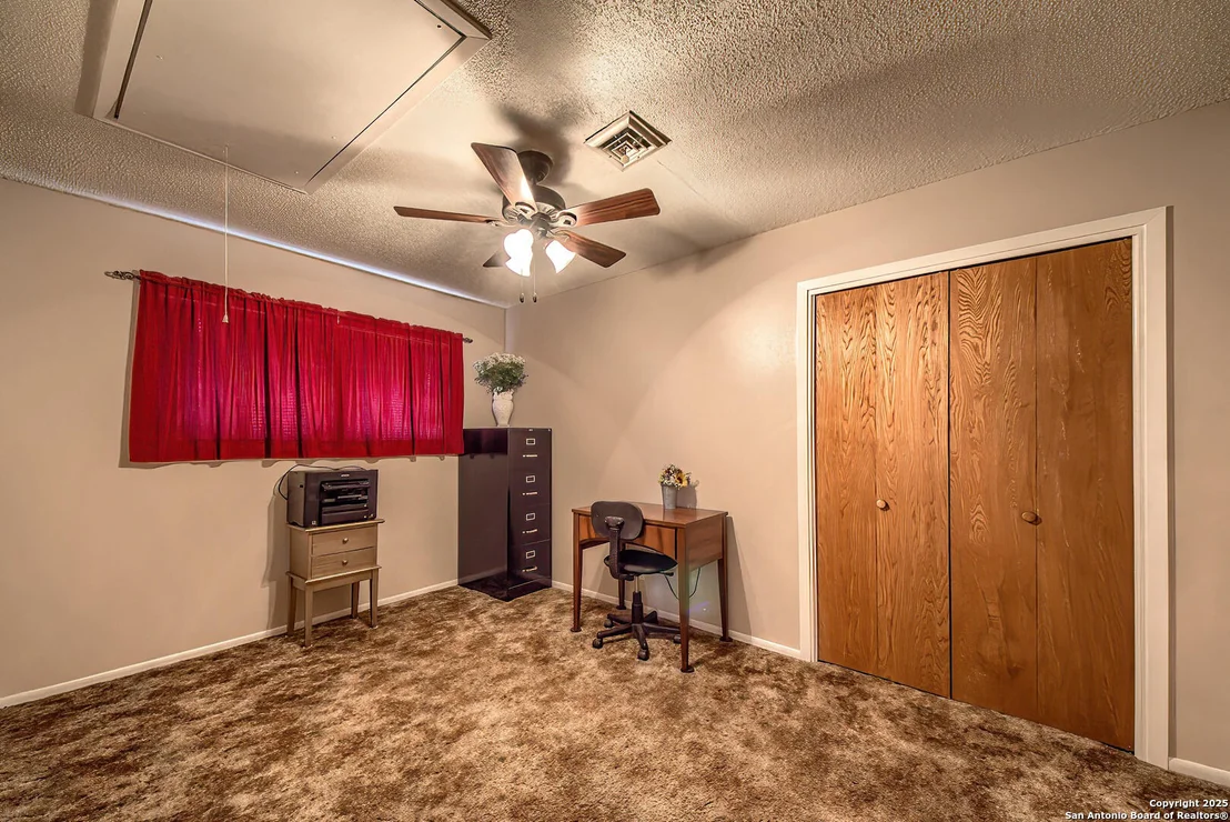 Photo of 1206 Acorn