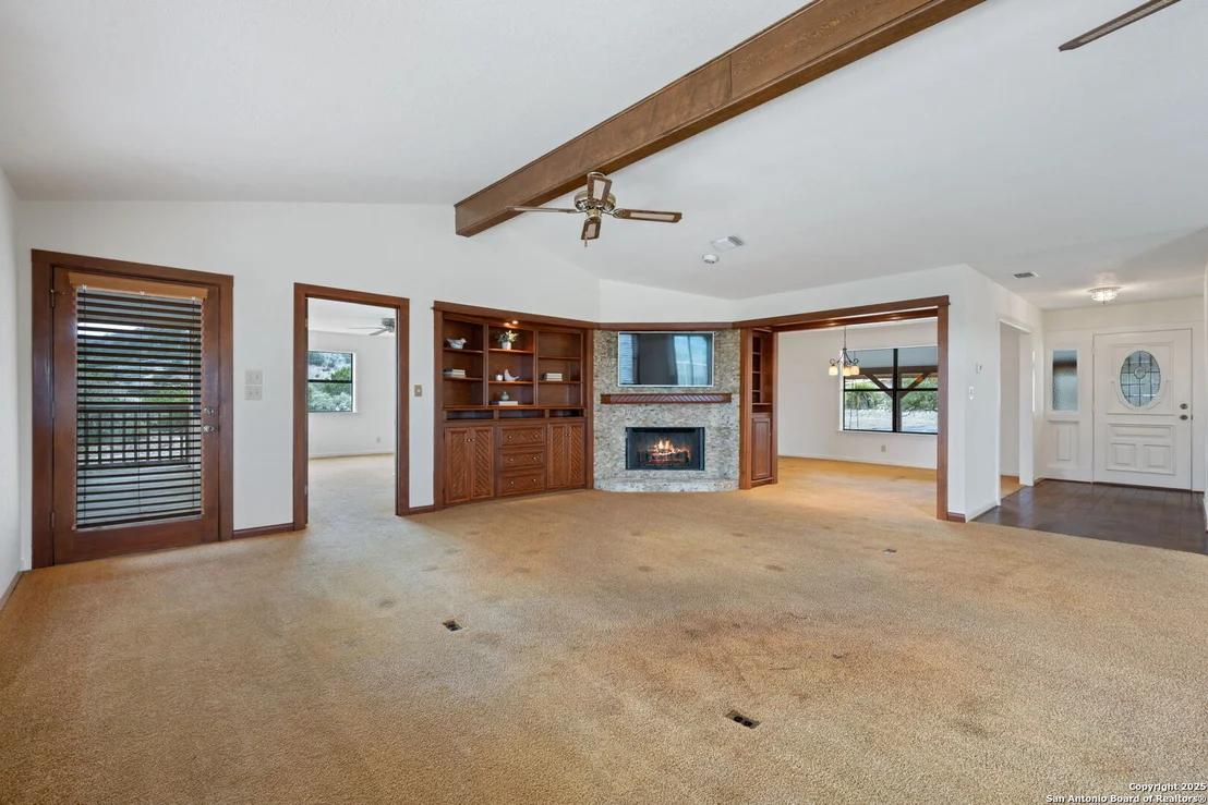 Photo of 404 Lake Side Circle