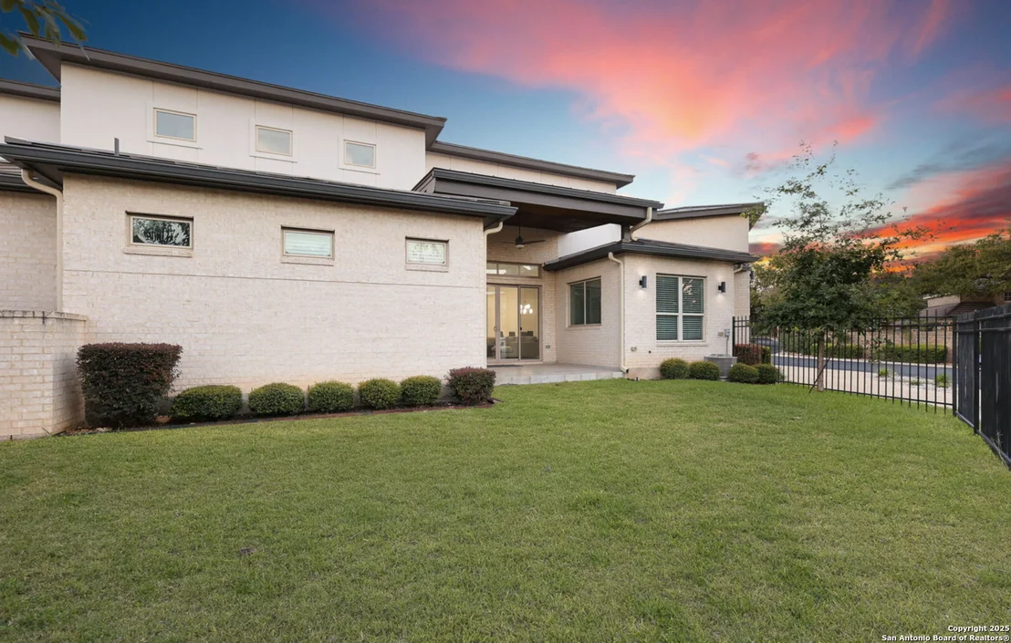 Photo of 28 BURNHAM GLN
