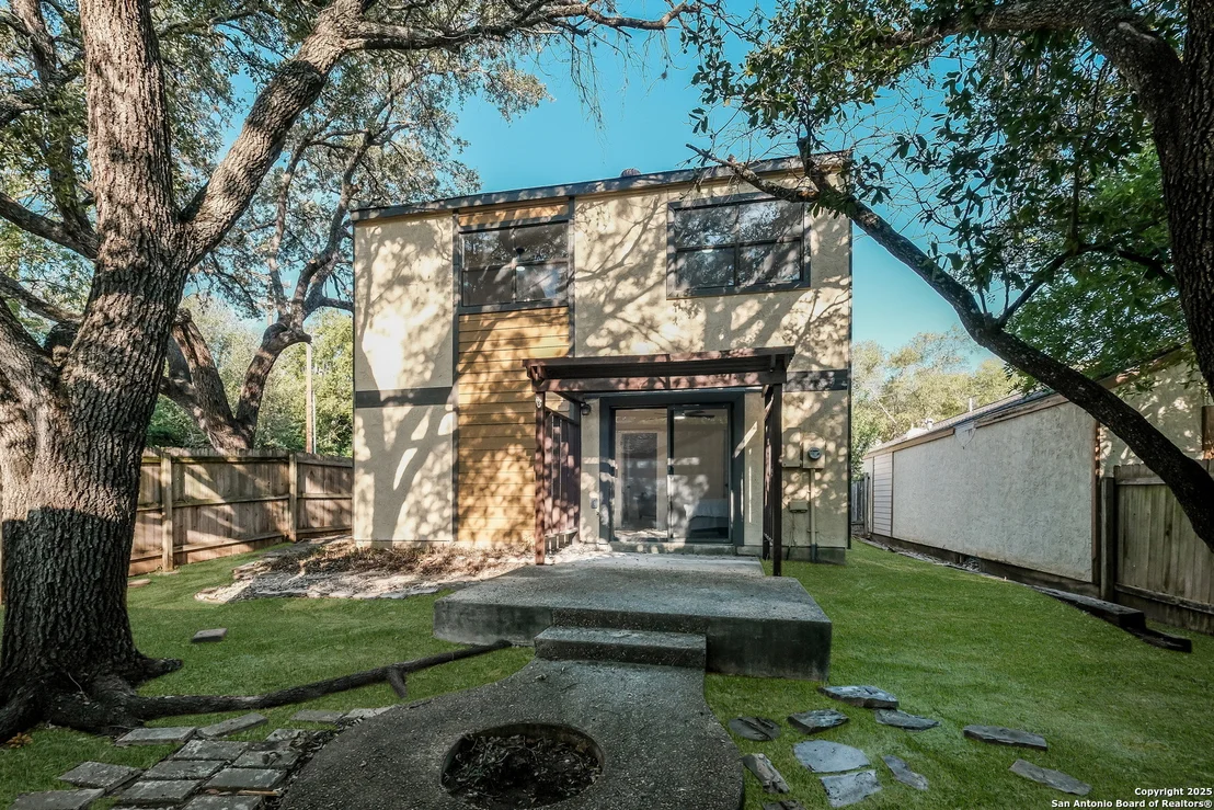 Photo of 1402 Brook Meadow