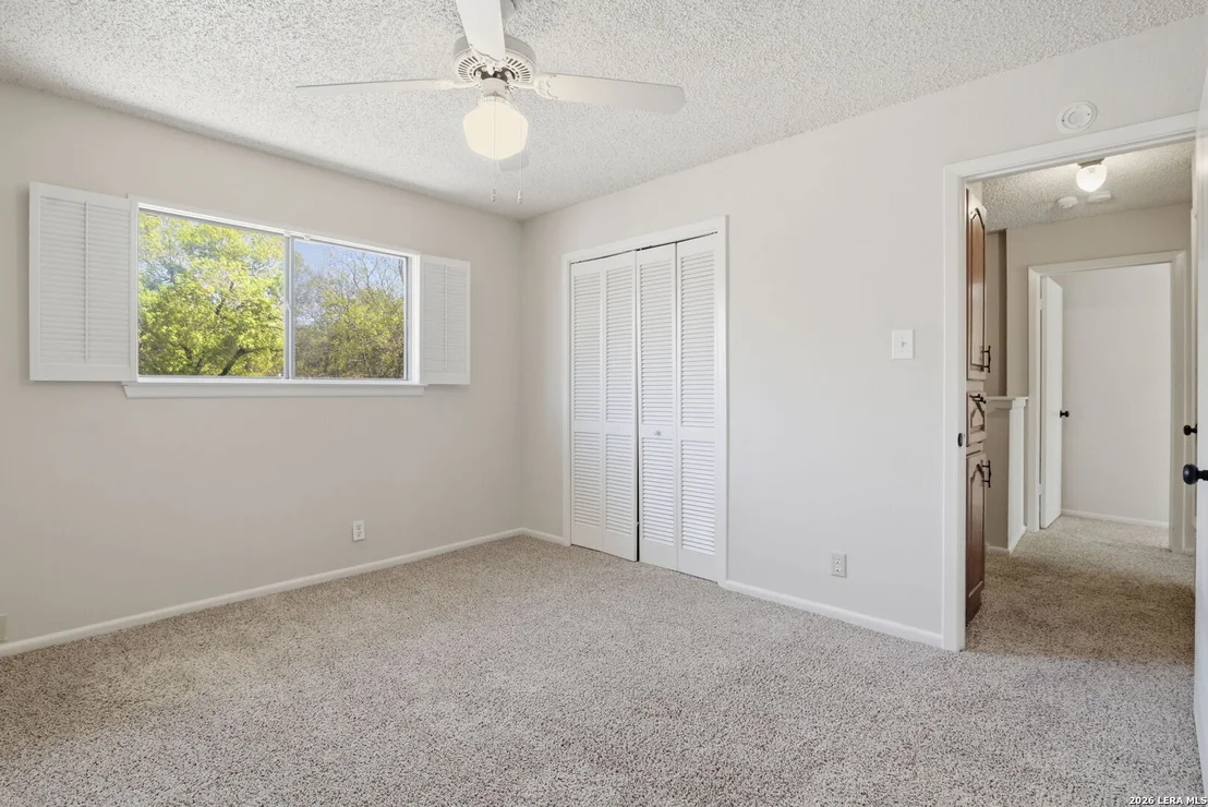 Photo of 2703 Red Tree