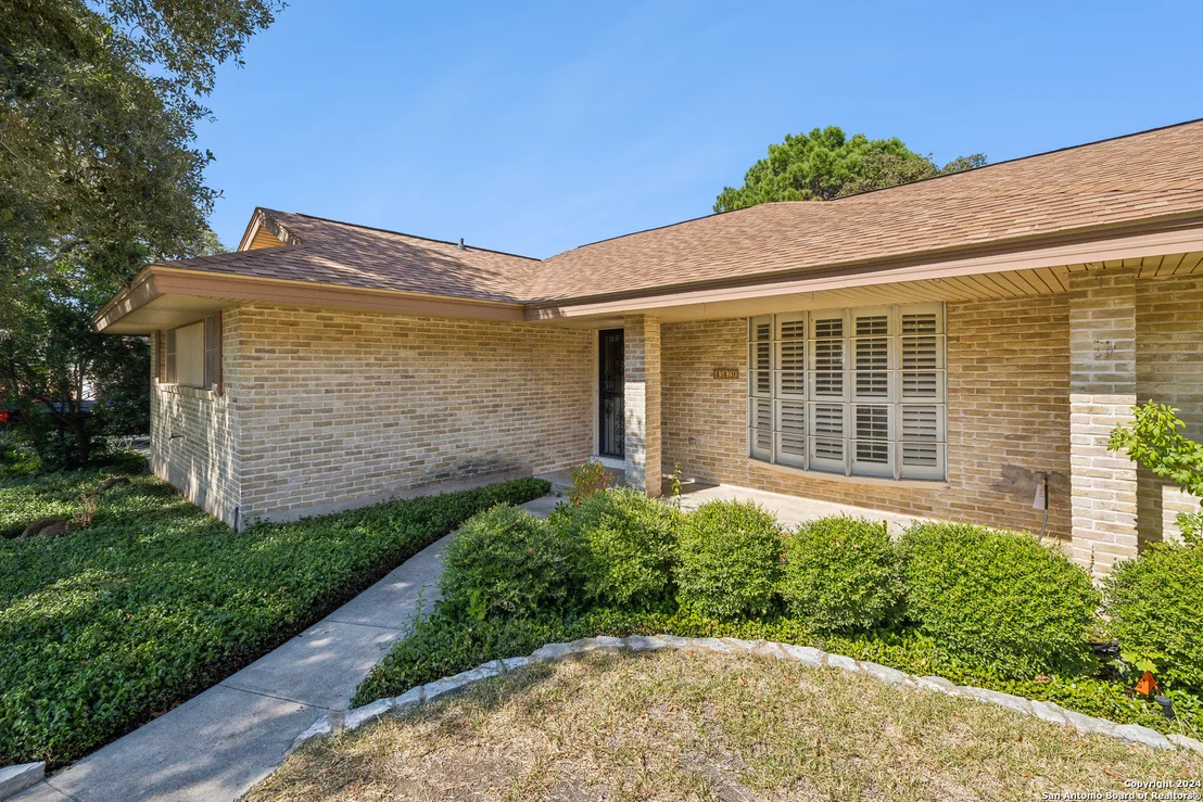 Photo of 449 GOLFCREST