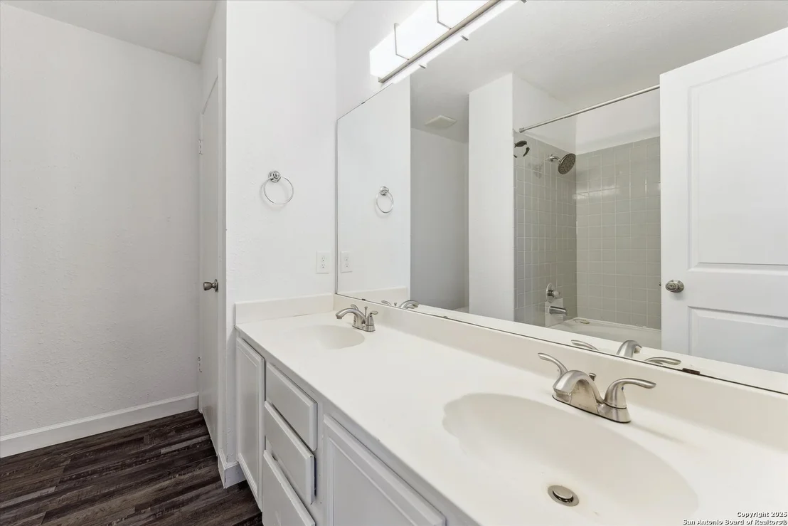 Photo of 7310 Roveen Trail