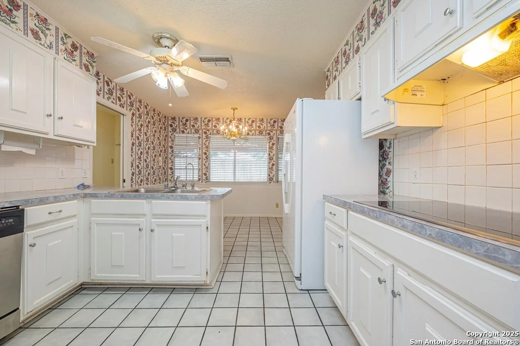 Photo of 23 Encino Loma