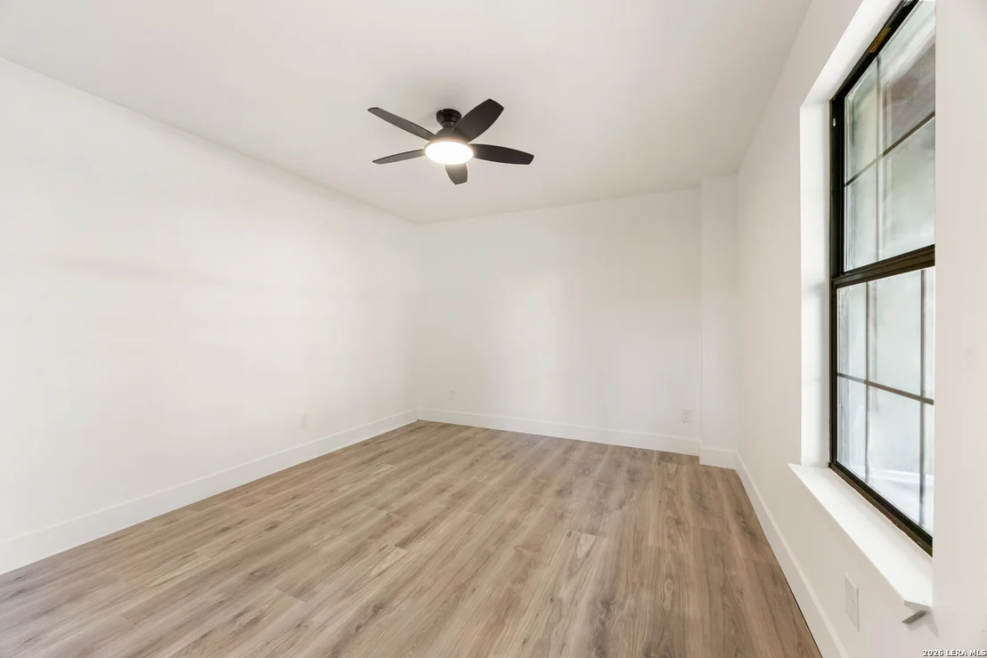 Photo of 327 RAINBOW DR