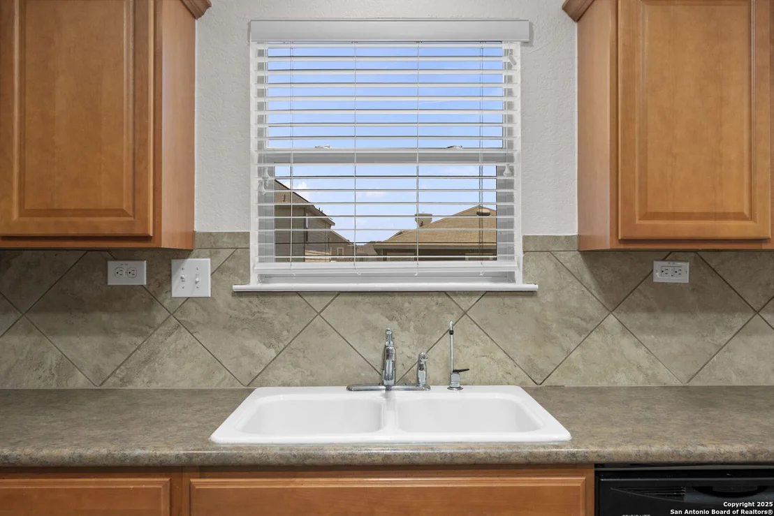 Photo of 3909 Legend Pond