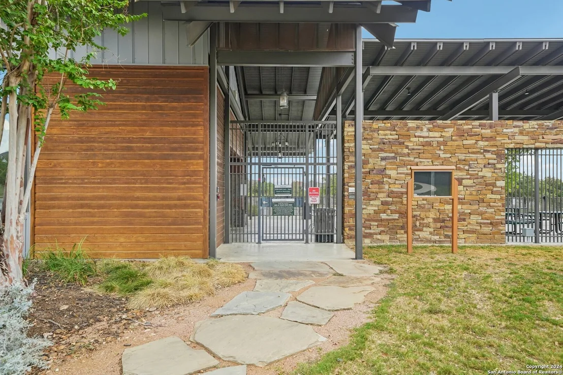 Photo of 1493 Pitcher Bend