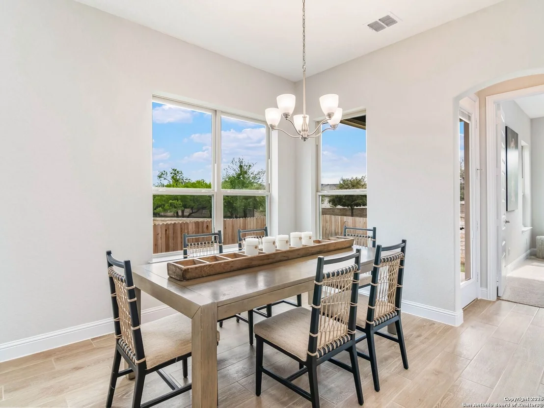 Photo of 712 Pond Bluff