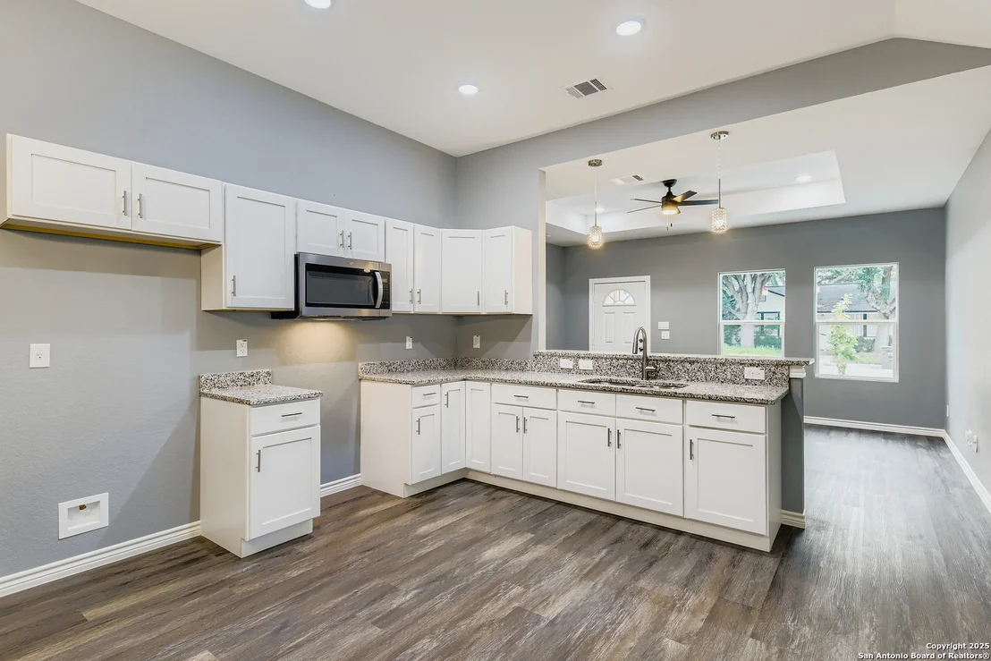 Photo of 226 Frost