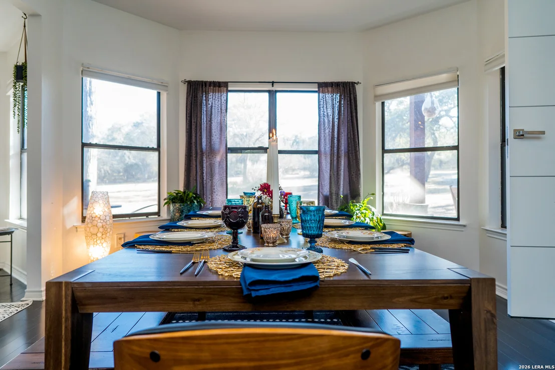 Photo of 810 Oakwood