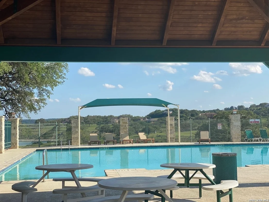Photo of 365 RIVER CLIFF PL