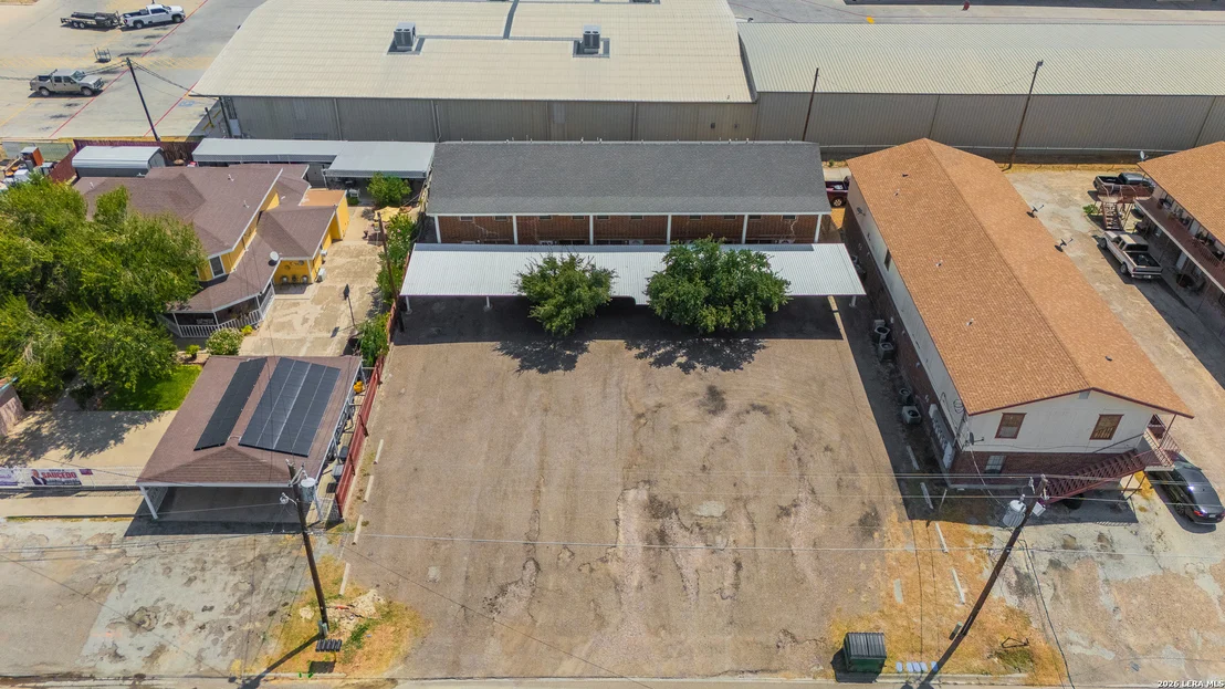 Photo of 121 Falcon Blvd