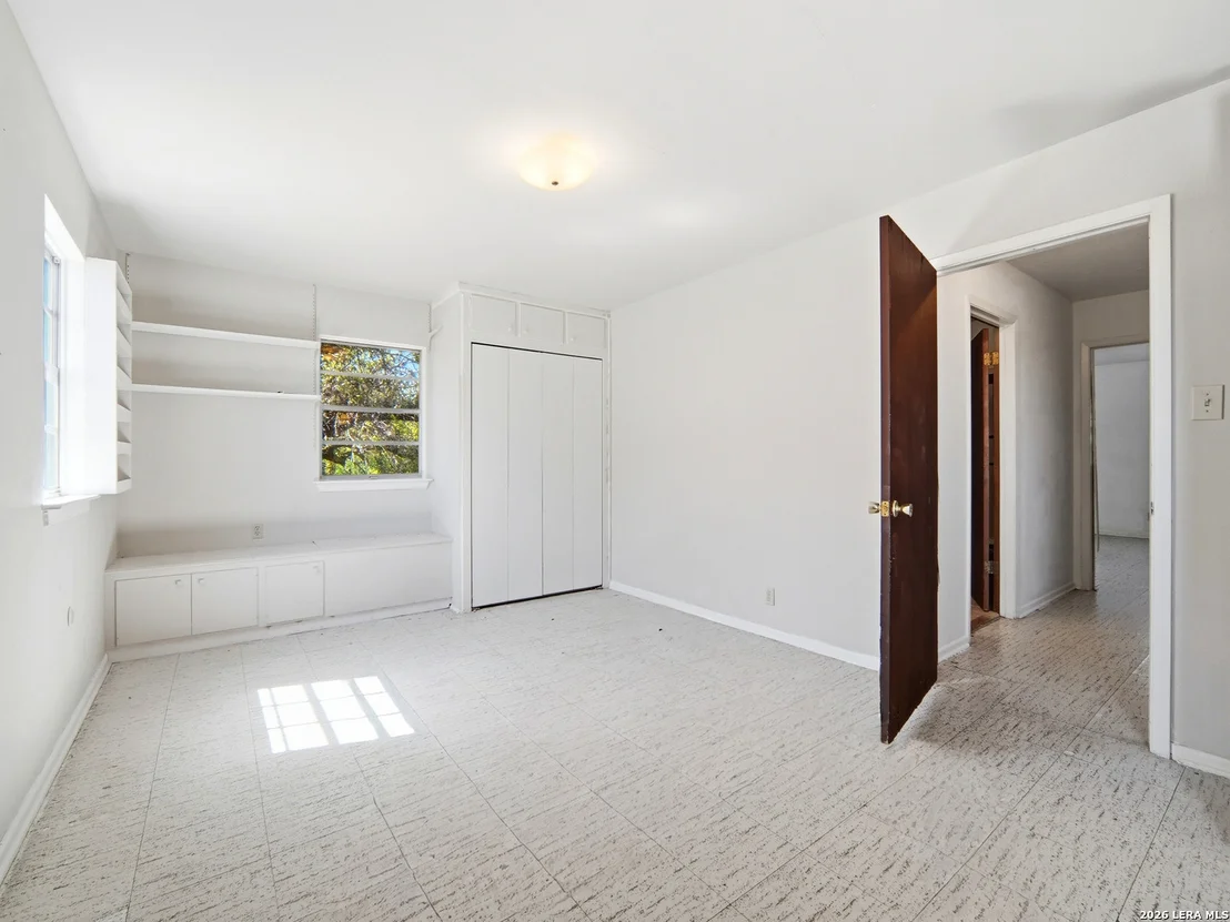 Photo of 300 Avenue M