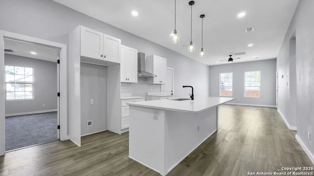 Photo of 219 Saint James