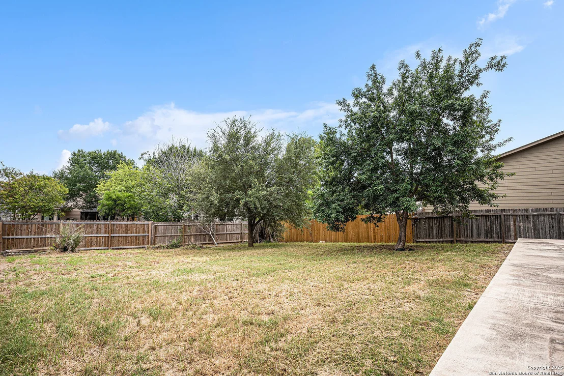 Photo of 237 Hinge Chase