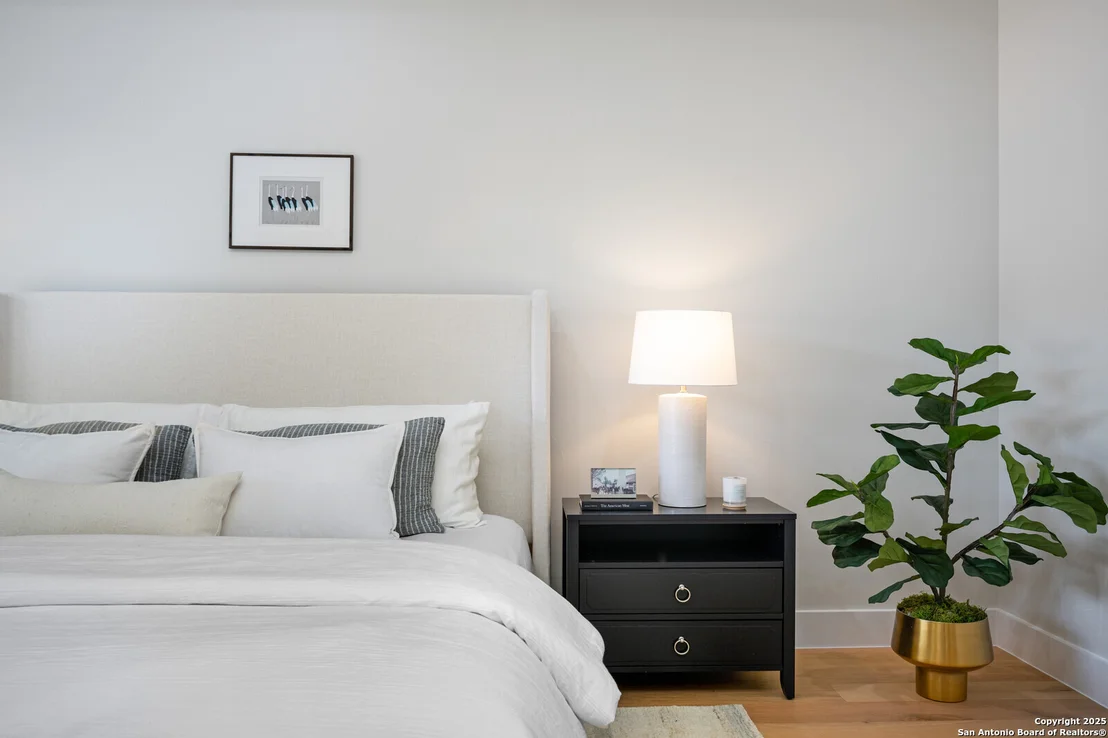 Photo of 9539 Lenox Hill