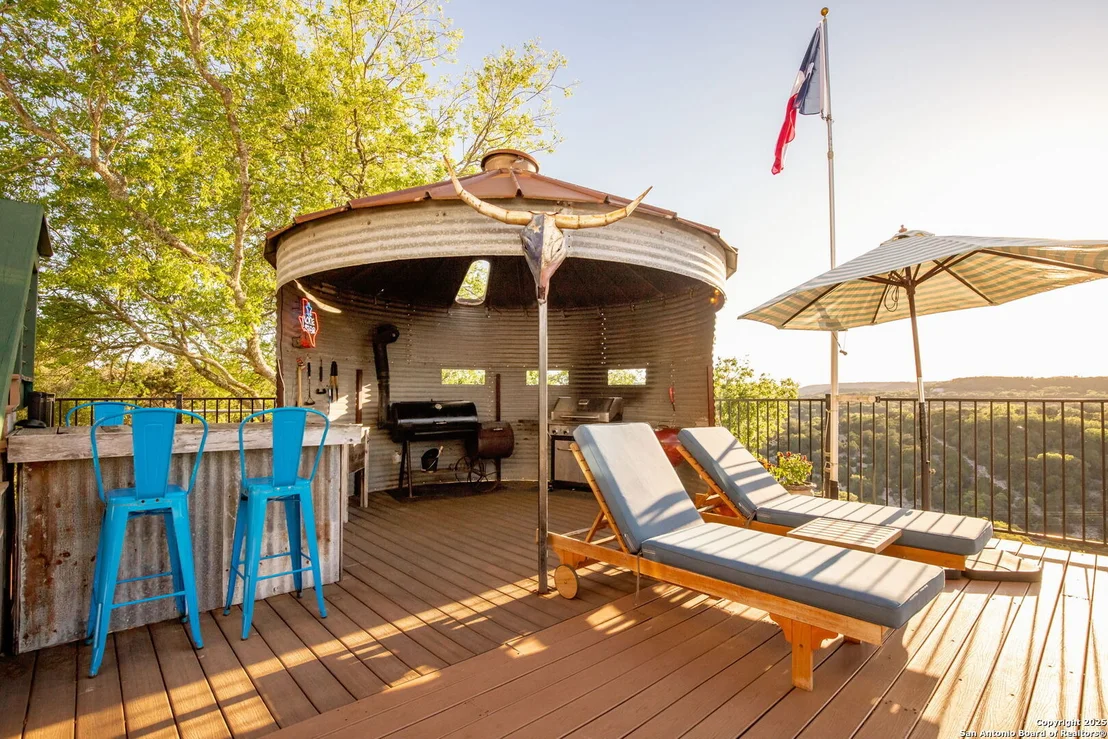 Photo of 1043 LEDGE PATH