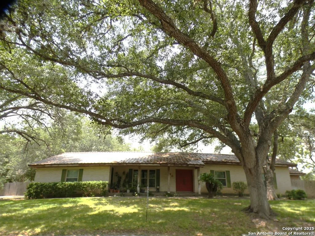 Photo of 40 Encino Loma