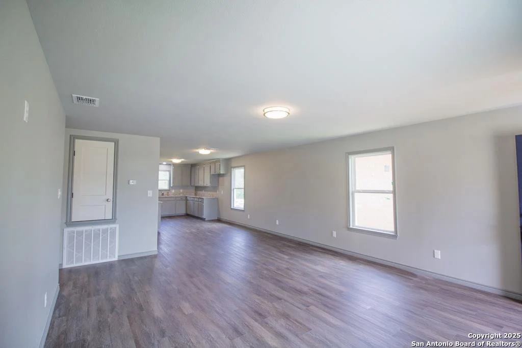 Photo of 806 W Powell
