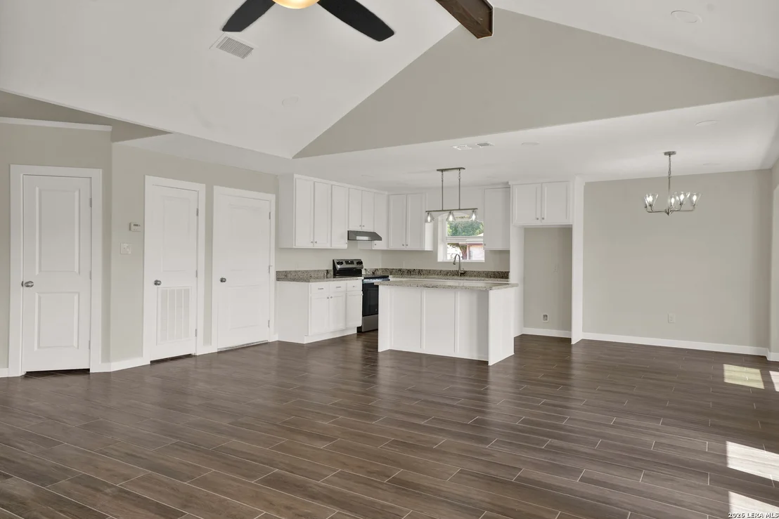 Photo of 602 ATLANTA DR