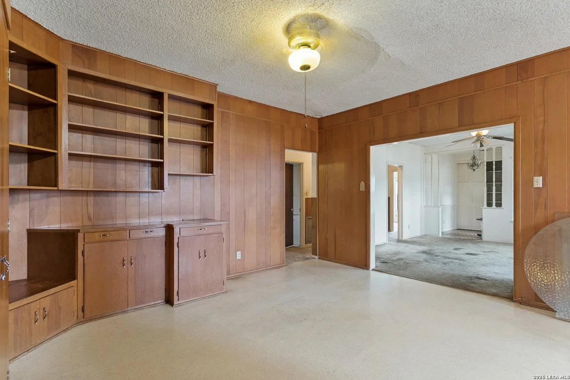 Photo of 12703 MIDDLE LN