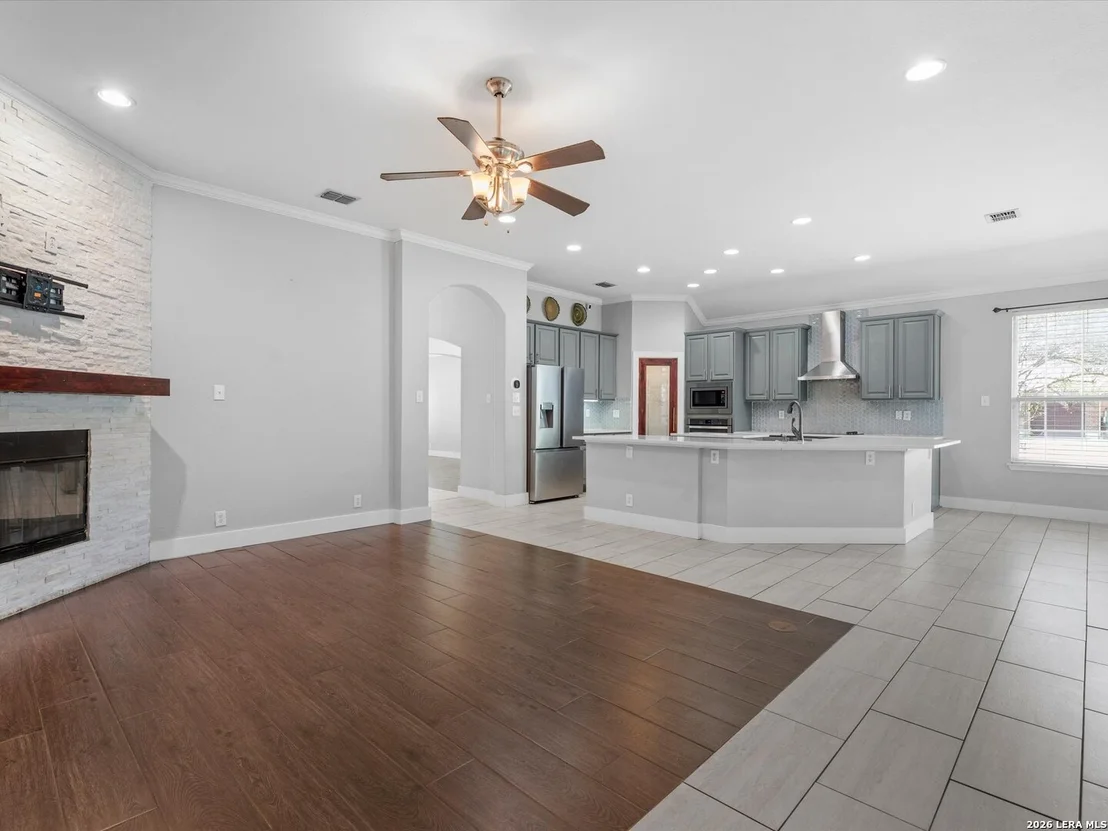 Photo of 121 NORMAN CV