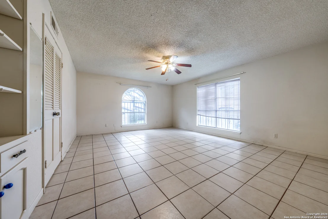 Photo of Unit 40A at 8915 Datapoint Dr