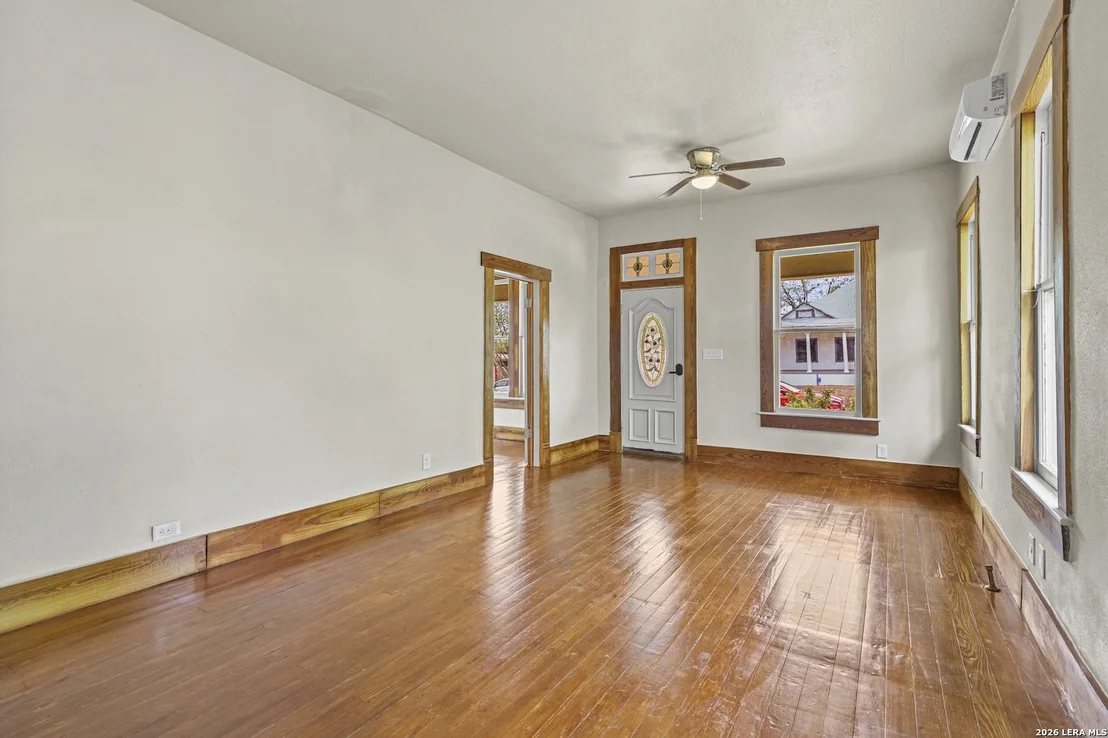Photo of 235 CORNELL AVE