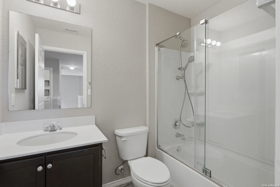 Photo of 493 Auburn Park