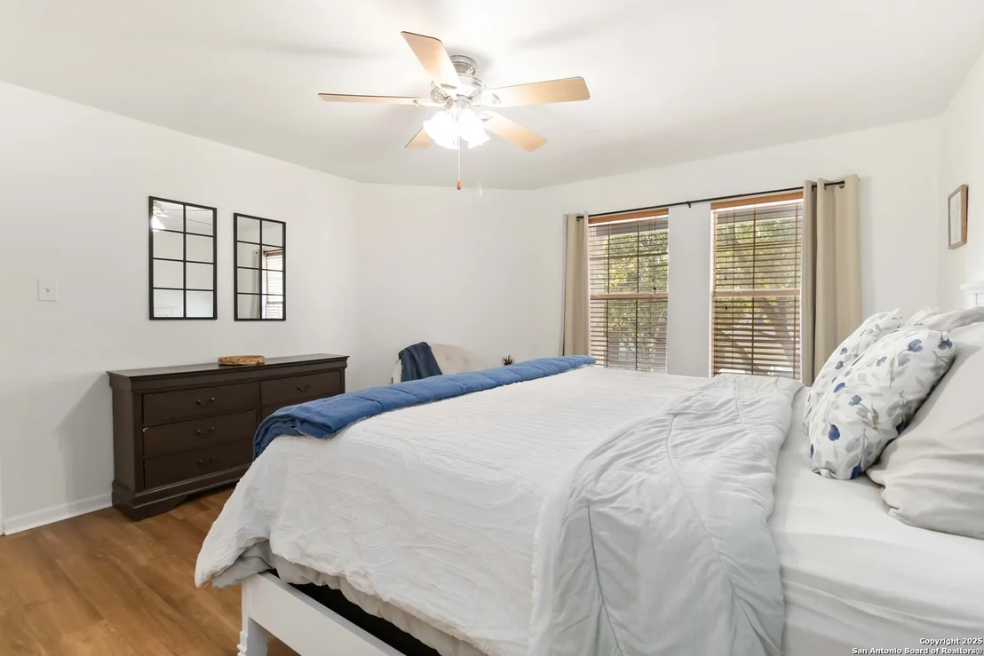 Photo of 9435 Fairpoint