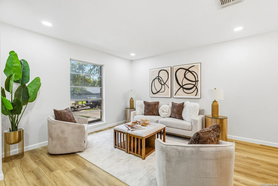 Photo of 6707 FOREST GRV