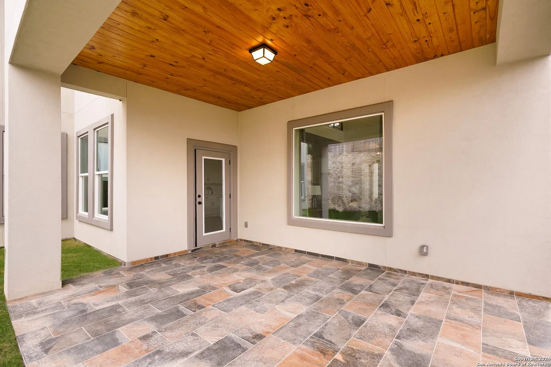Photo of 24422 Canyon Row