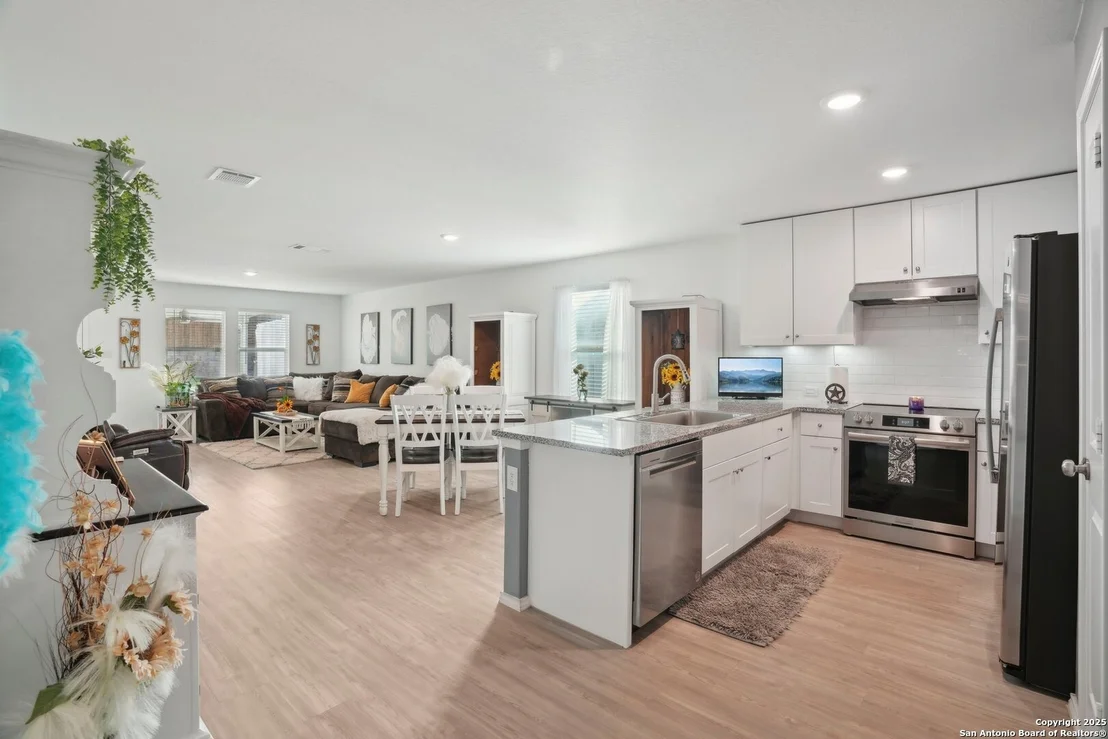 Photo of 5523 Elm Valley