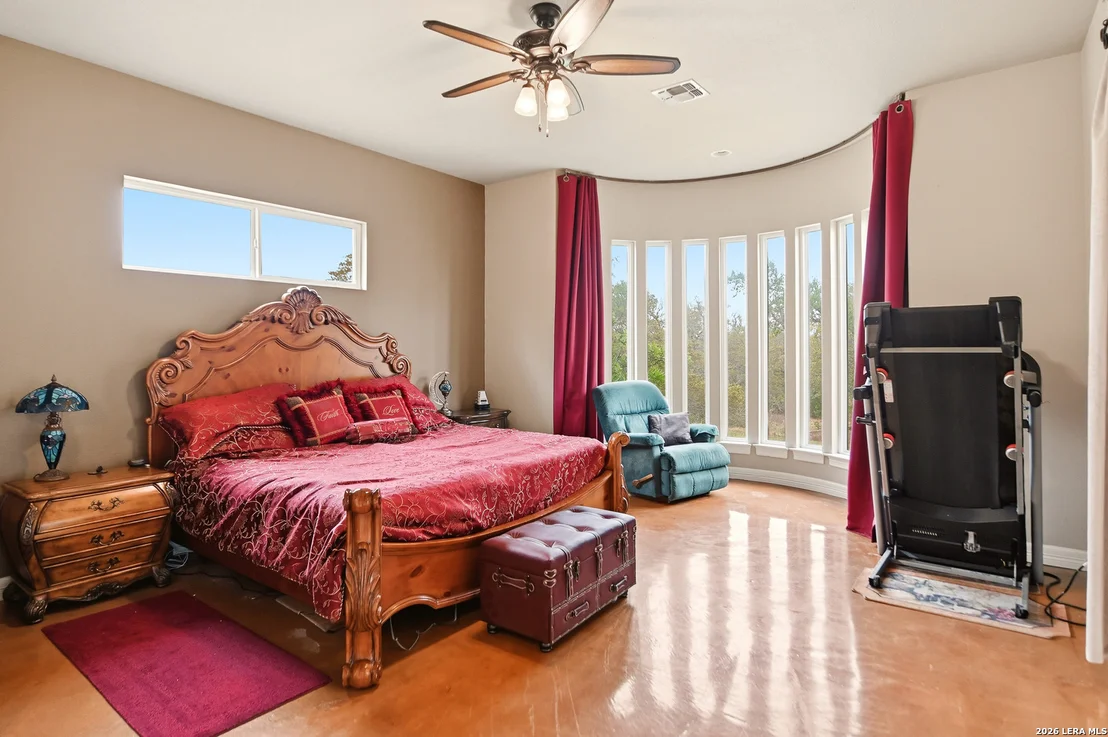 Photo of 752 Taylor Pt