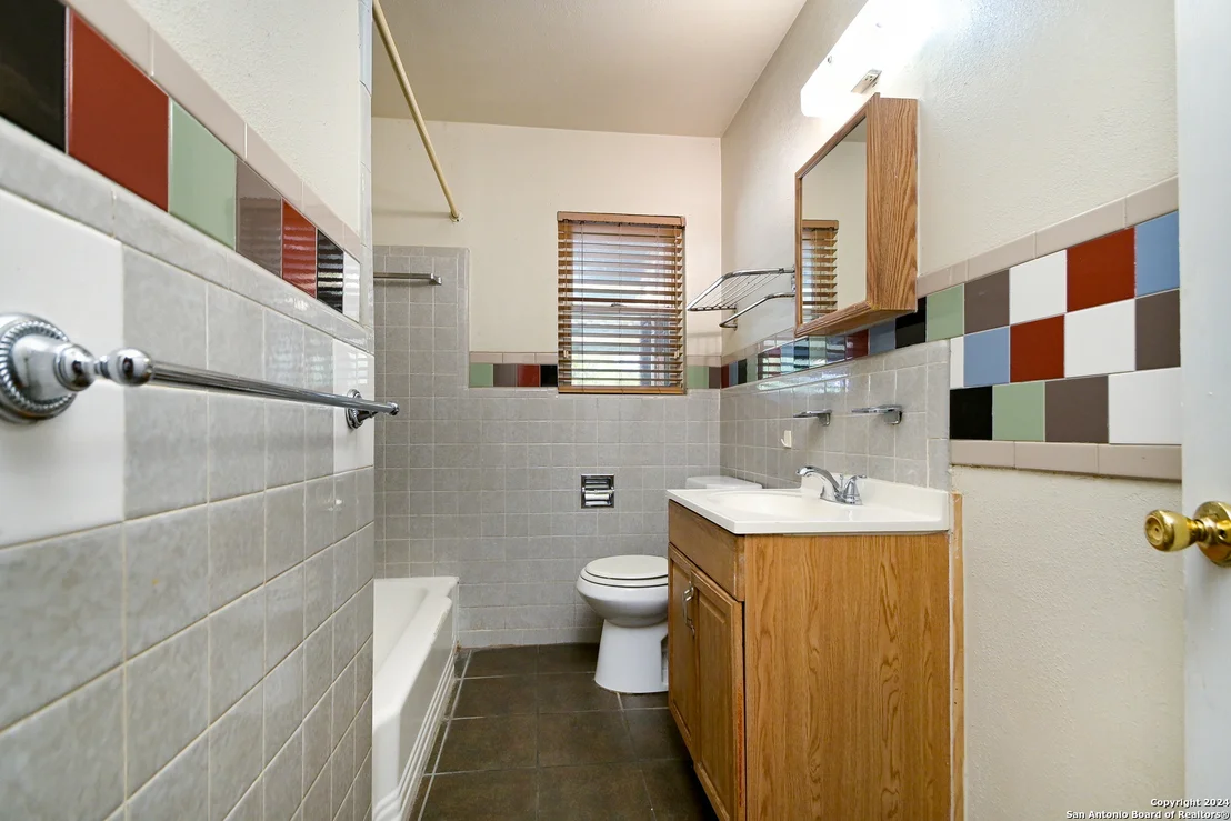 Photo of 1502 VIEWRIDGE DR