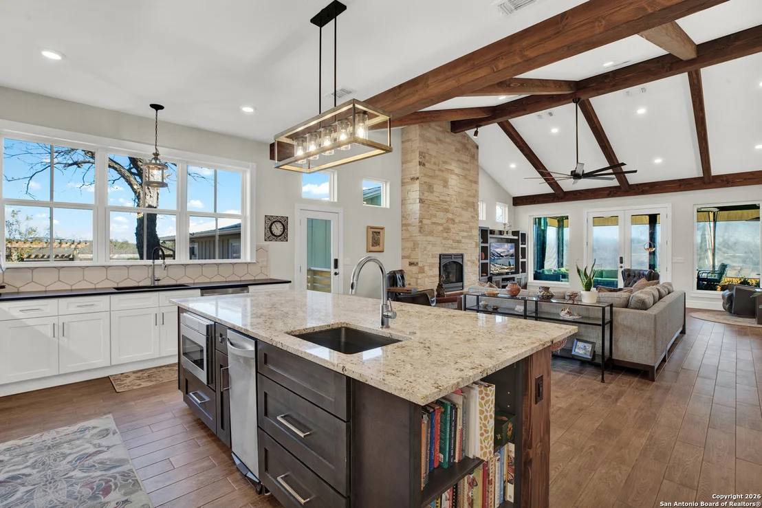 Photo of 308 Oakhaven Lane